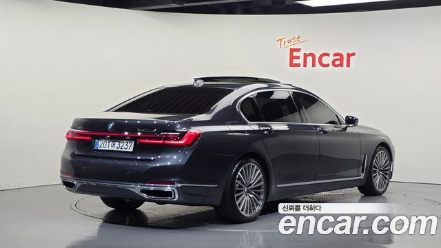 BMW 7-Series 2020 — photo 2