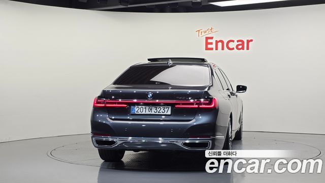 BMW 7-Series 2020 — photo 4
