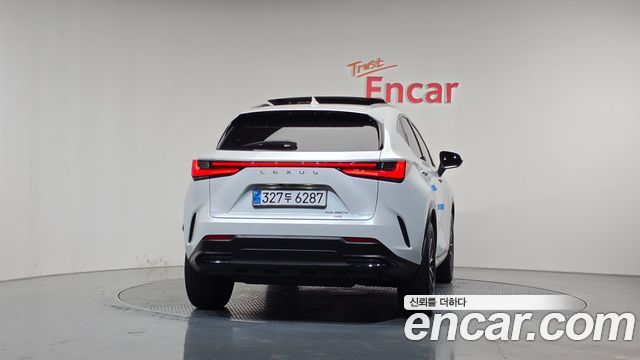 Lexus NX 2025 — photo 4