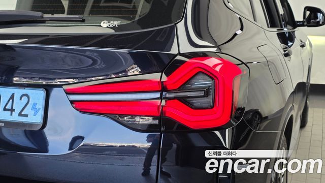 BMW iX3 2022 — photo 9