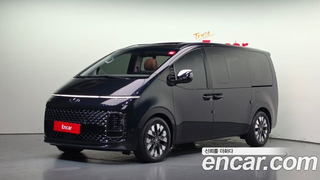 Hyundai Staria 2022 — photo 1