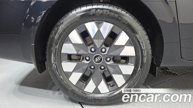 Hyundai Staria 2022 — photo 5
