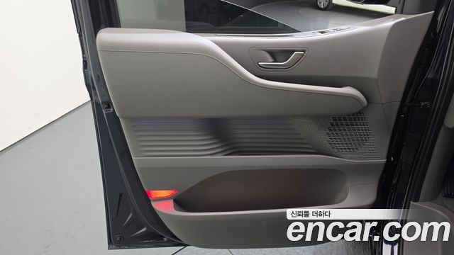 Hyundai Staria 2022 — photo 14