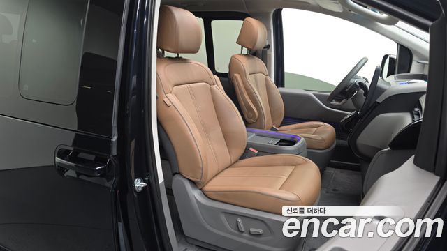 Hyundai Staria 2022 — photo 16