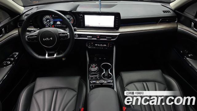 Kia K5 2022 — photo 10