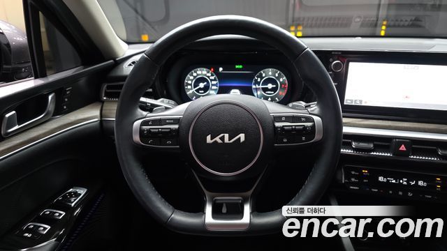Kia K5 2022 — photo 19