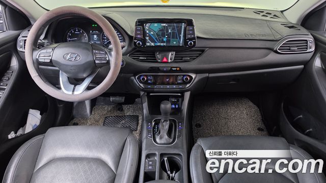 Hyundai i30 2017 — photo 10
