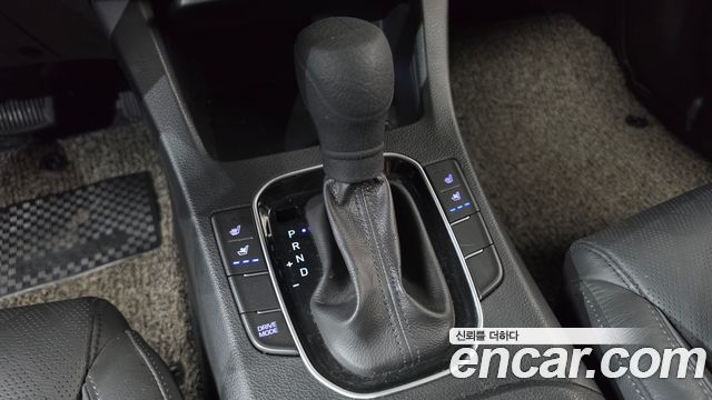 Hyundai i30 2017 — photo 12
