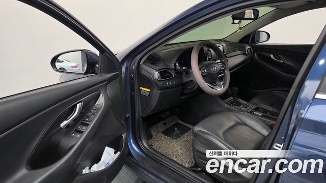 Hyundai i30 2017 — photo 13