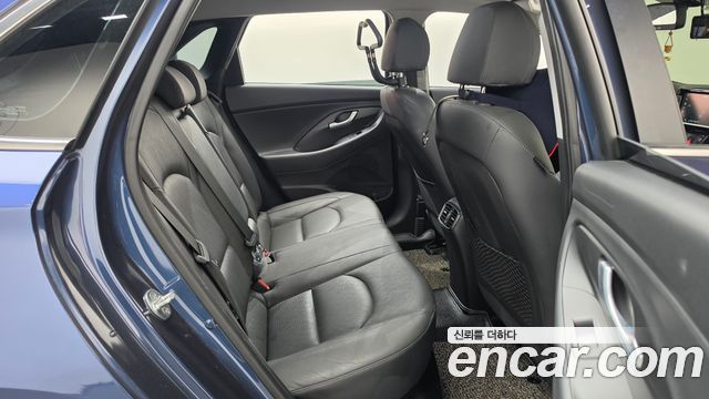 Hyundai i30 2017 — photo 17