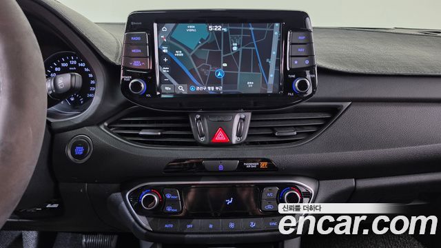 Hyundai i30 2017 — photo 19