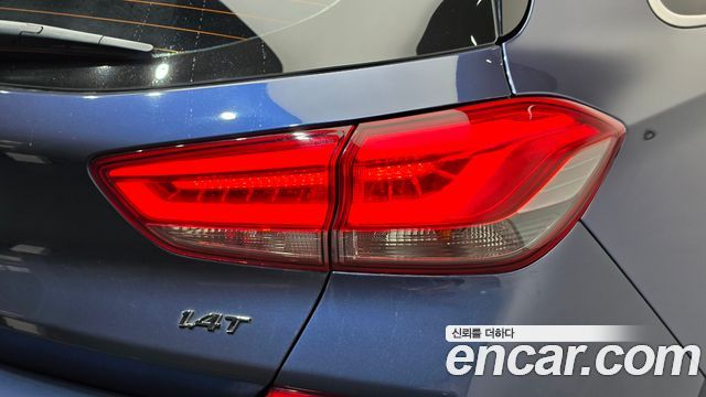 Hyundai i30 2017 — photo 9