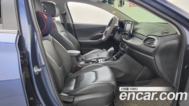 Hyundai i30 2017 — photo 16