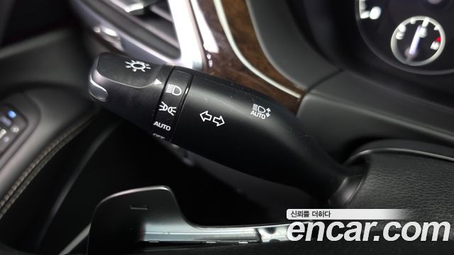Genesis G90 2020 — photo 30