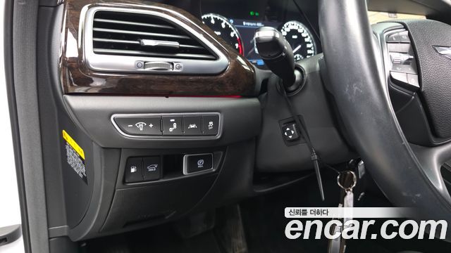 Genesis G90 2020 — photo 31