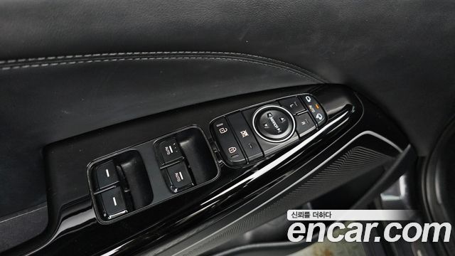 Kia K7 2017 — photo 15
