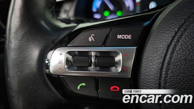Kia K7 2017 — photo 18