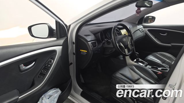 Hyundai i30 2016 — photo 13