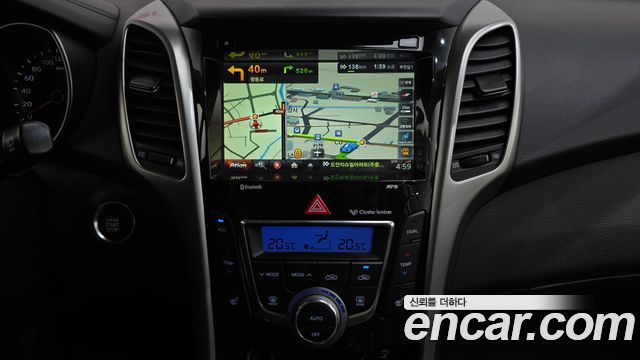 Hyundai i30 2016 — photo 19