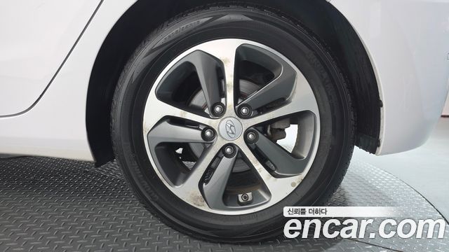 Hyundai i30 2016 — photo 7