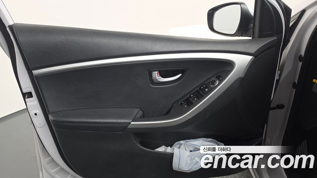 Hyundai i30 2016 — photo 14