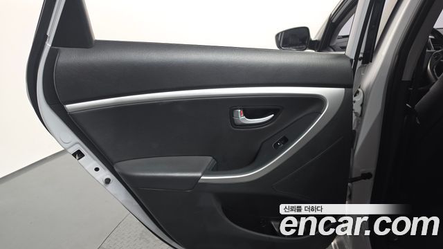 Hyundai i30 2016 — photo 15