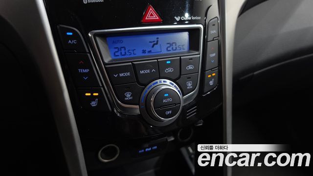 Hyundai i30 2016 — photo 29