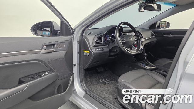 Hyundai AVANTE 2020 — photo 13