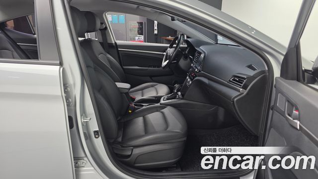 Hyundai AVANTE 2020 — photo 17