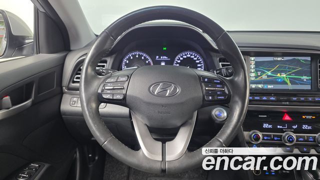Hyundai AVANTE 2020 — photo 19