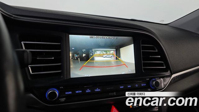Hyundai AVANTE 2020 — photo 22