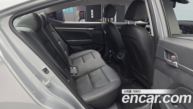 Hyundai AVANTE 2020 — photo 16