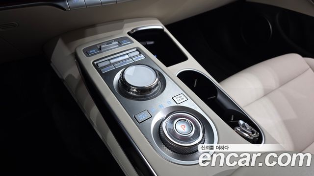 Genesis GV70 2021 — photo 12