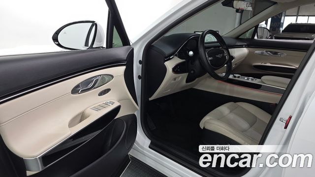 Genesis GV70 2021 — photo 13