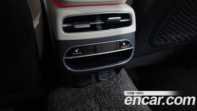 Genesis GV70 2021 — photo 24