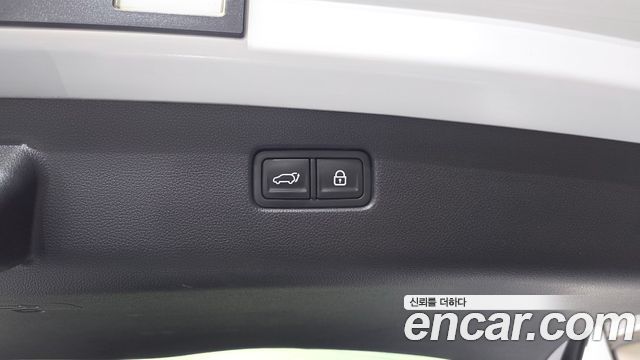 Genesis GV70 2021 — photo 25