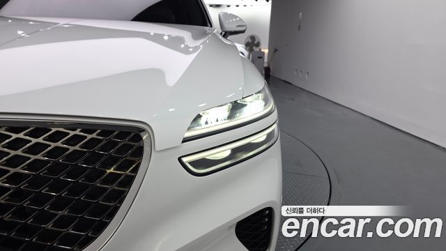 Genesis GV70 2021 — photo 8