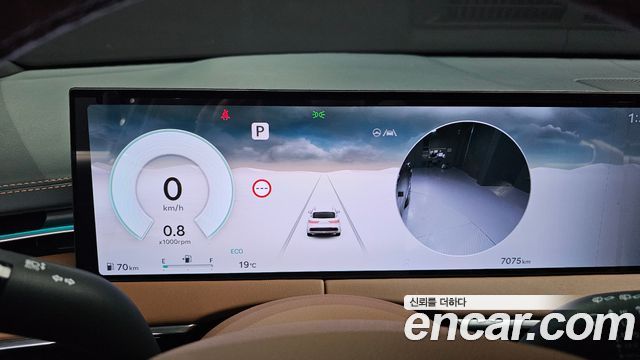 Genesis GV70 2025 — photo 11