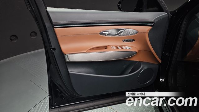 Genesis GV70 2025 — photo 14