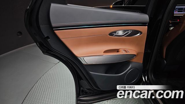 Genesis GV70 2025 — photo 15