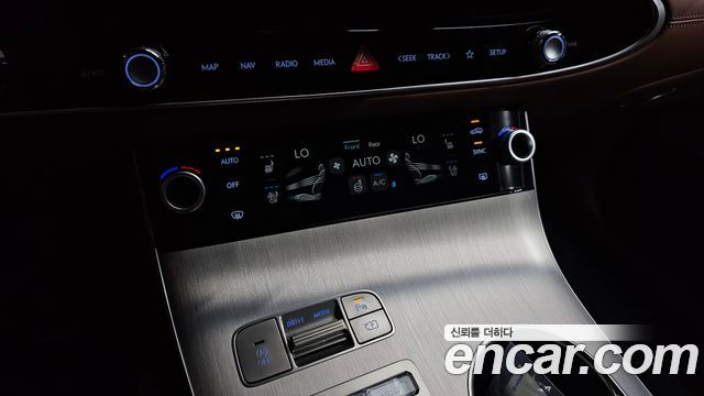 Genesis GV70 2025 — photo 31