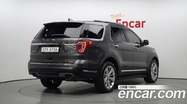 Ford Explorer 2019 — photo 2