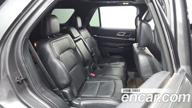 Ford Explorer 2019 — photo 12