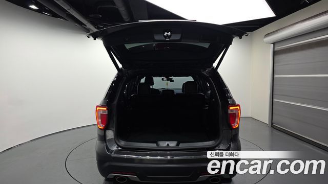Ford Explorer 2019 — photo 21