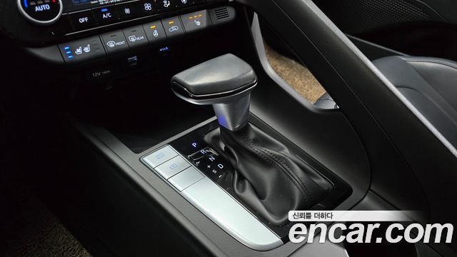 Hyundai AVANTE 2021 — photo 12
