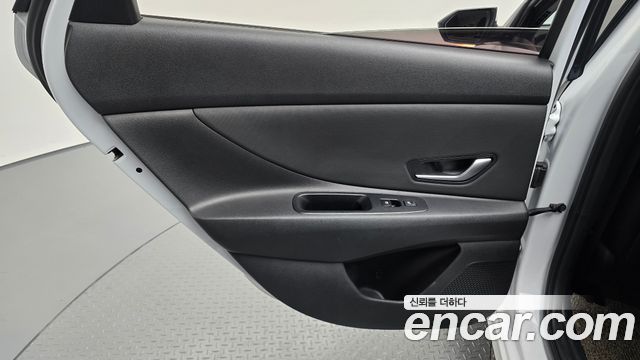 Hyundai AVANTE 2021 — photo 15