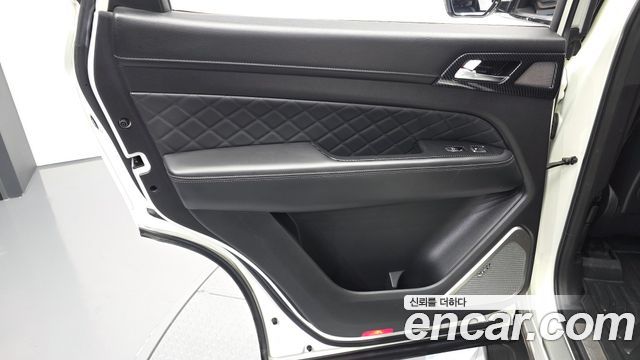 KG Mobility Rexton 2018 — photo 15