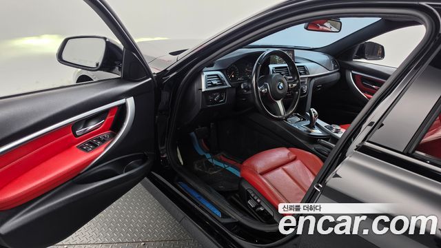 BMW 3-Series 2019 — photo 13