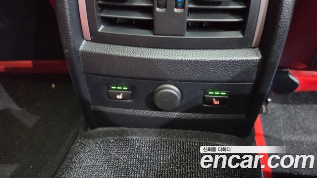 BMW 3-Series 2019 — photo 18