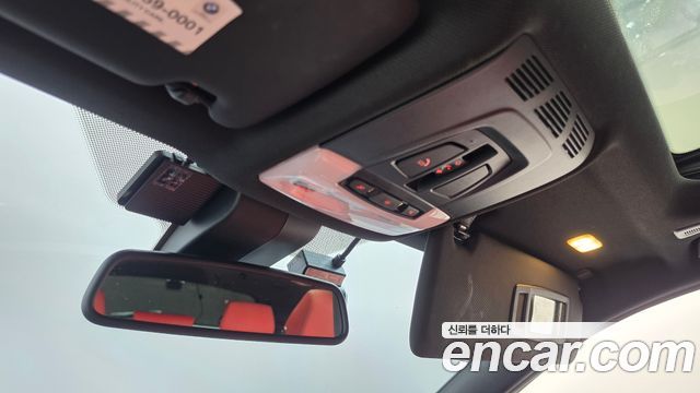 BMW 3-Series 2019 — photo 28